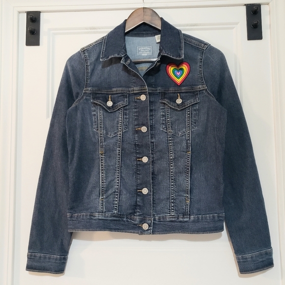 Levis Denim Stretch Jean Jacket Womens S Rainbow Heart Patch Medium Wash Classic - Picture 7 of 9